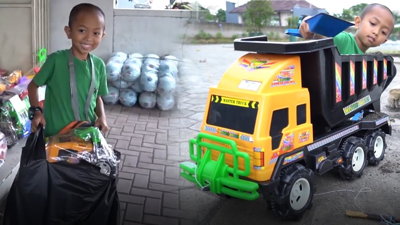 MOBIL DUMP TRUK MUAT PASIR | Mainan Anak Anak. 