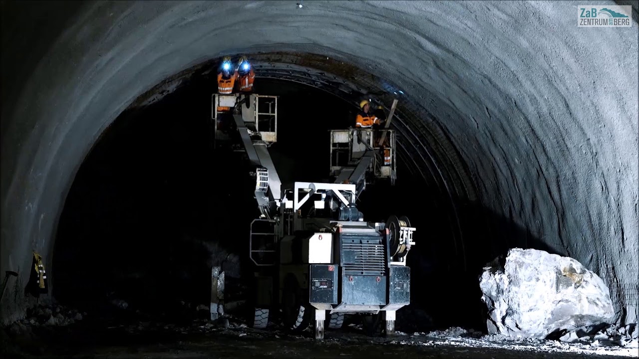 Zentrum am Berg Einblicke in den Bau der Tunnel YouTube
