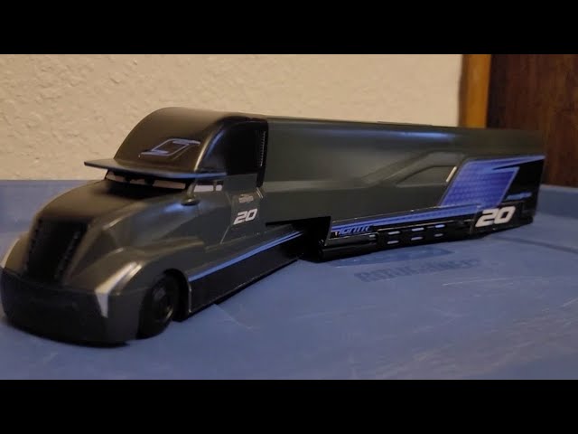 Disney Pixar Cars 3 Mattel - Jackson Storm's transforming hauler