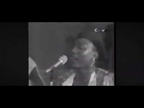 Charlotte Mbango - Dikom Lam La Moto (Clip Télé Podium 1987)