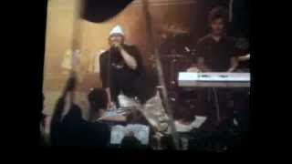 Rolland Live Perfomance-Percakapan Satu Kamar.mp4