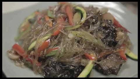 Navigate B1 Pre-intermediate - Koreatown - Unit 10