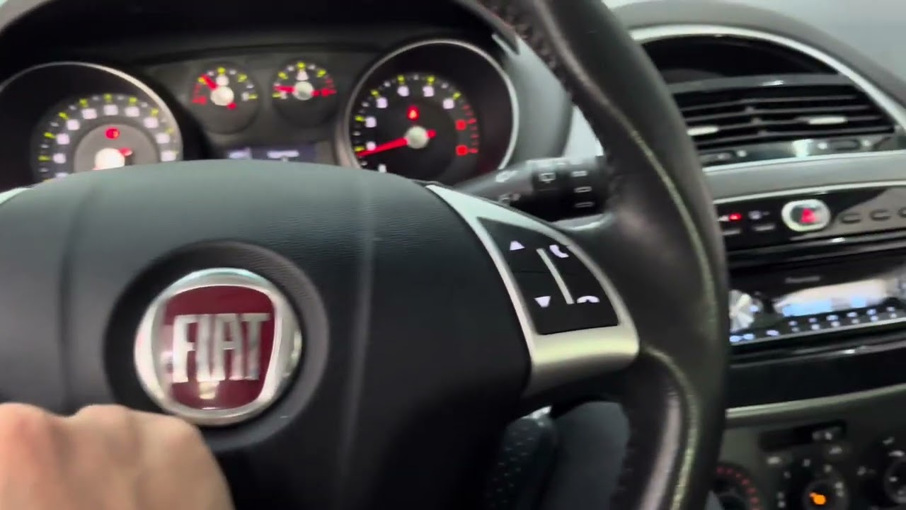 Fiat Punto 2016 - problemas no radio original troca por novo