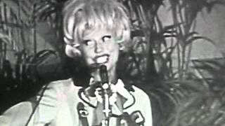 Carol Channing sings for Lyndon B. Johnson and helps him win the 1964 Presidential Election.AVI