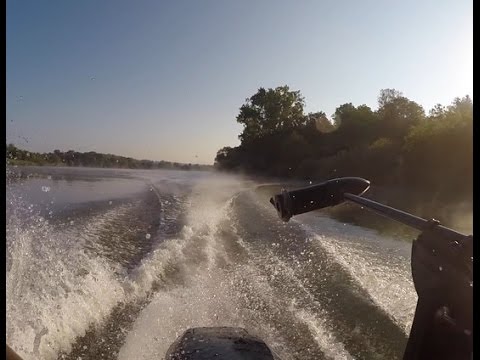 Déjaugeage avec moteur Envirude 9,9 cv et bateau Speedmatic