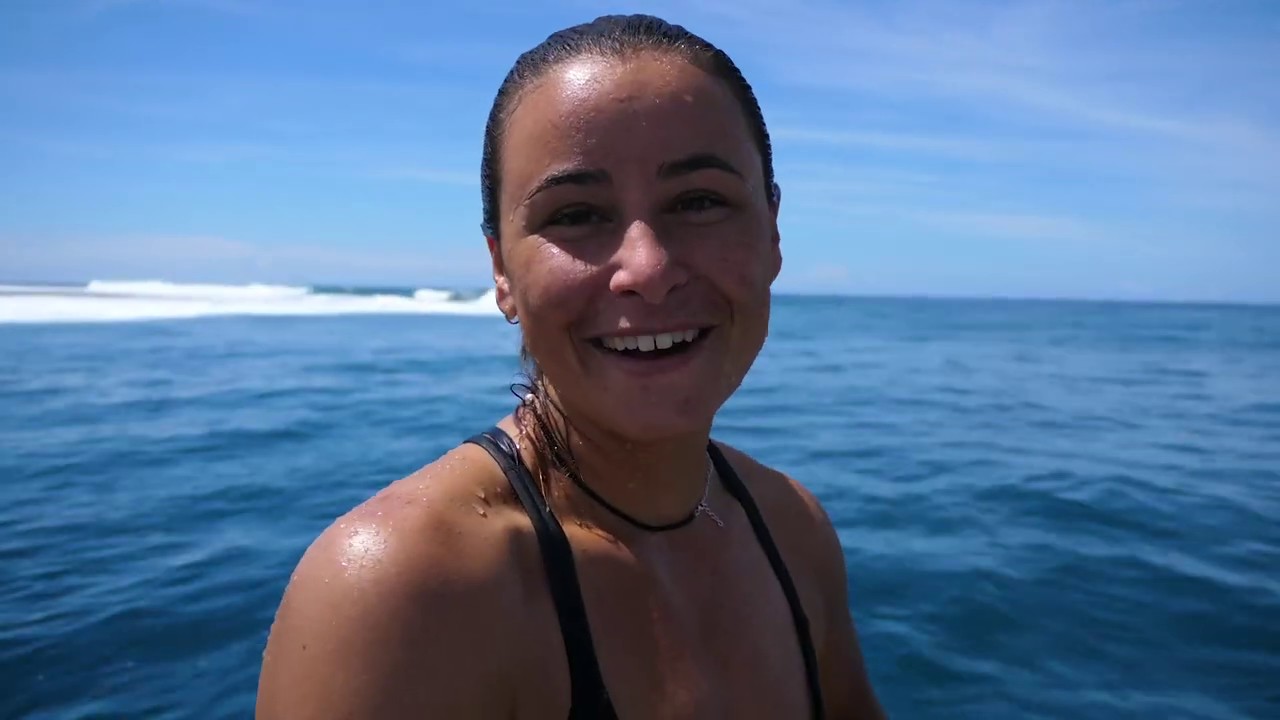 JOHANNE DEFAY - TEAHUPO'O 2020