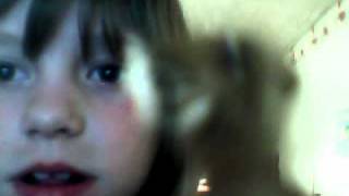 alyssais7's webcam video May  3, 2011 04:51 PM