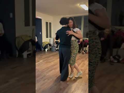 Resumen Clase Tango Líder Viernes 16 Agosto 2024. Gracias Zixi por tu abrazo ♥️.