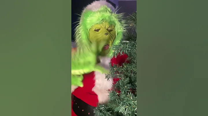 THE GRINCH TRIES TO STEAL CHRISTMAS (feat @Triplet...