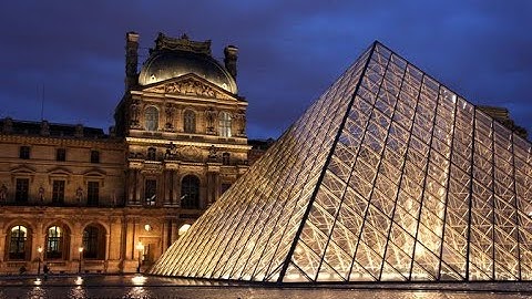 متحف اللوفر الفرنسي يعرض واحدة من أقدم نسخ القرآن الكريم تعود للقرن الثامن الميلادي