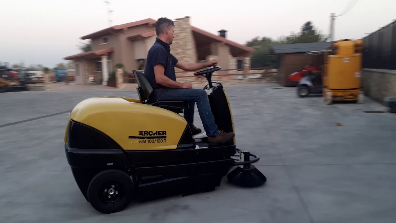 KÄRCHER KM100-100R Sweeper