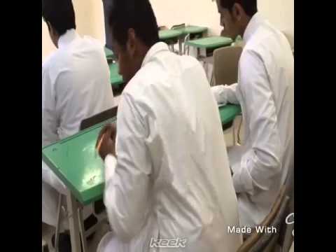 جالس يقش في النهايه شوفو ايش صار