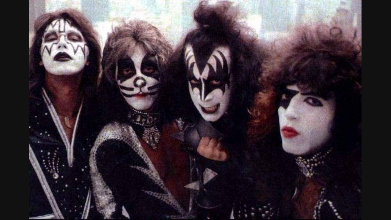 KISS - Love 'Em and Leave 'Em ("Remastered" 2010)