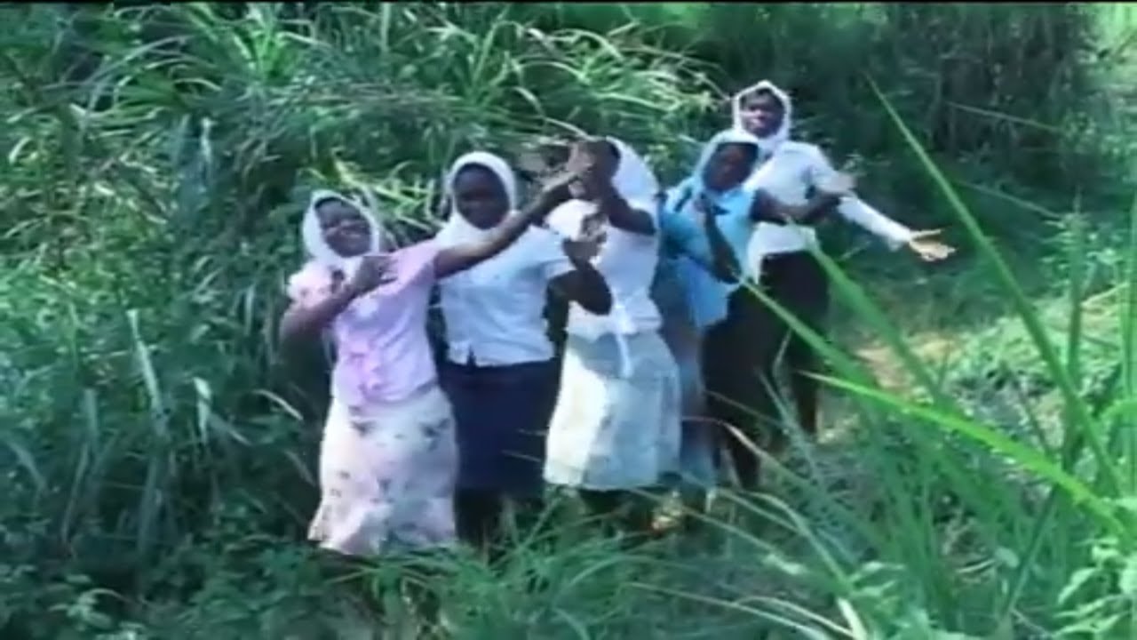 Bantu Spiritual Music from the Querubin passos firmes tocoistas on the way to Jerusalem