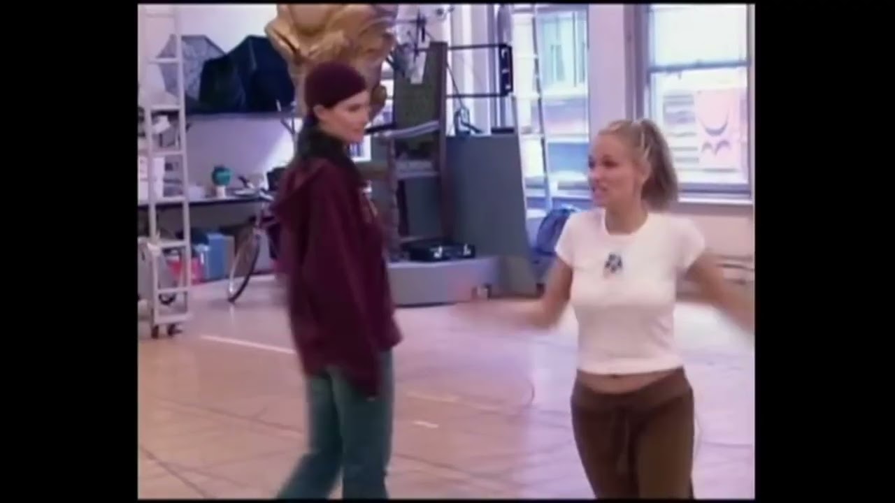 Wicked: Idina Menzel and Kristin Chenoweth rehearsing What Is This Feeling? (Loathing) in April 2003