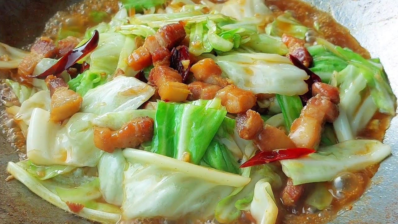 กะหล่ำปลีผัดสามชั้นทอด ผัดแบบนี้ไม่เลี่ยน อร่อยเข้มข้น ผัดกะหล่ำปลีมาเยอะสูตรนี้แหละ ลงตัวที่สุดแล้ว