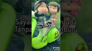 Ku ingin tangan kita tak saling melepaskan