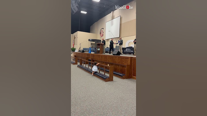 Adorable little girl steals the show while celebrating dad's special moment || WooGlobe