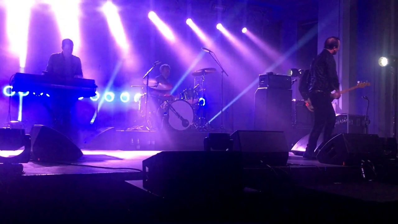 FUTURE ISLANDS LIVE IN LEEDS 2017 - LIGHT HOUSE