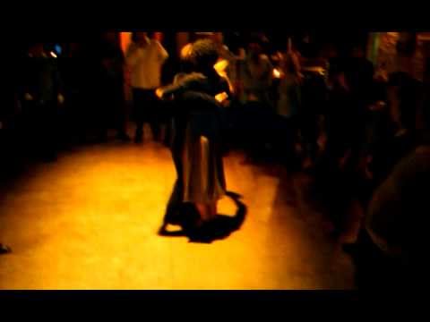 CLASES DE TANGO EN CAFÉ VINILO WANDA ABRAMOR Y MARTÍN GUTIÉRREZ CADENA BÁSICO PRINCIPIANTES