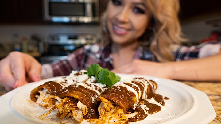 THE BEST MEXICAN MOLE ENCHILADAS | ENMOLADAS