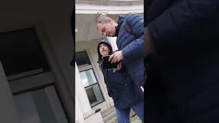 Подростки раздают листовки за кандидатку в Президенты типа &quot;беслпатно&quot;|Nastolatki rozdają ulotki kan