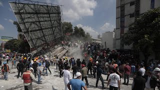 Powerful earthquake strikes Mexico