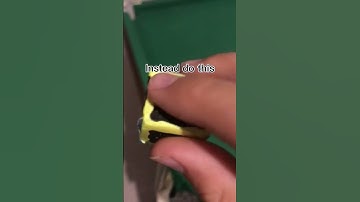 How to chalk your cue properly ✅🎱 #shorts #8ball #chalk #8ballpool #pool #cue #billiards