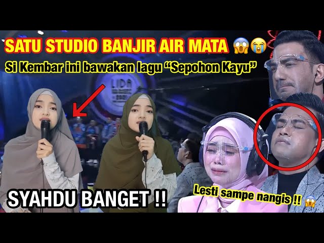 BIKIN SATU STUDIO MENANGIS !! Si Kembar ini nyanyikan Lagu Sepohon Kayu di LIDA Indonesia ( PARODI ) class=