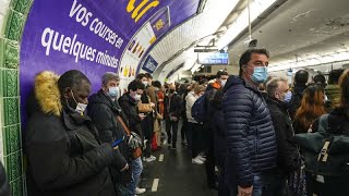 France : triple épidémie, la question du port du masque obligatoire fait débat