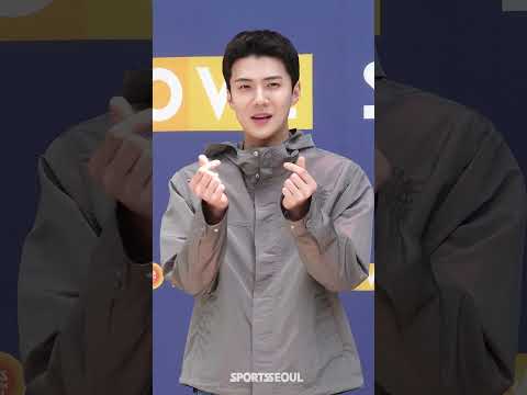 이런 평범한 패션도 세훈이는 완벽 소화