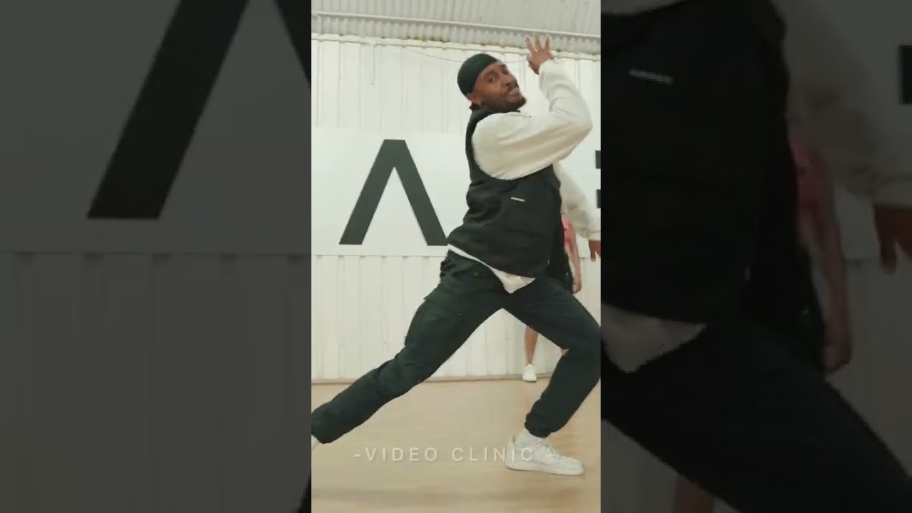 This guy came to a women’s dance class 👀 