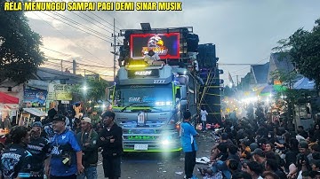 SINAR MUSIK raja ontran-ontran paling ditunggu penonton karnaval Gampingan finis tembus jam 6 pagi