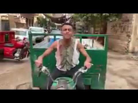 يا عيني عليه في الحزيني بحبك يا حبيبي من ريحه رجليك