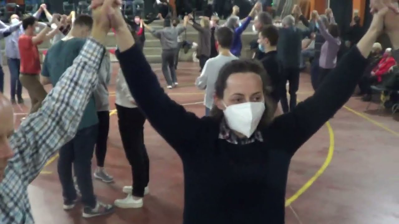 LA NOIA DELS MIL NOMS dd Josep Cassú