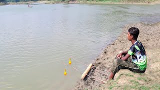 Fishing Video || The village boys know very well all the methods of fishing in the river