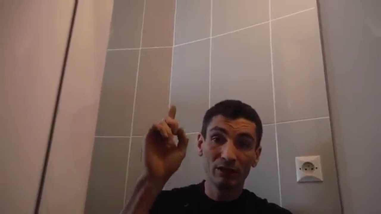 Une petite salle de bain très fonctionnelle (chantier réalisé par ...