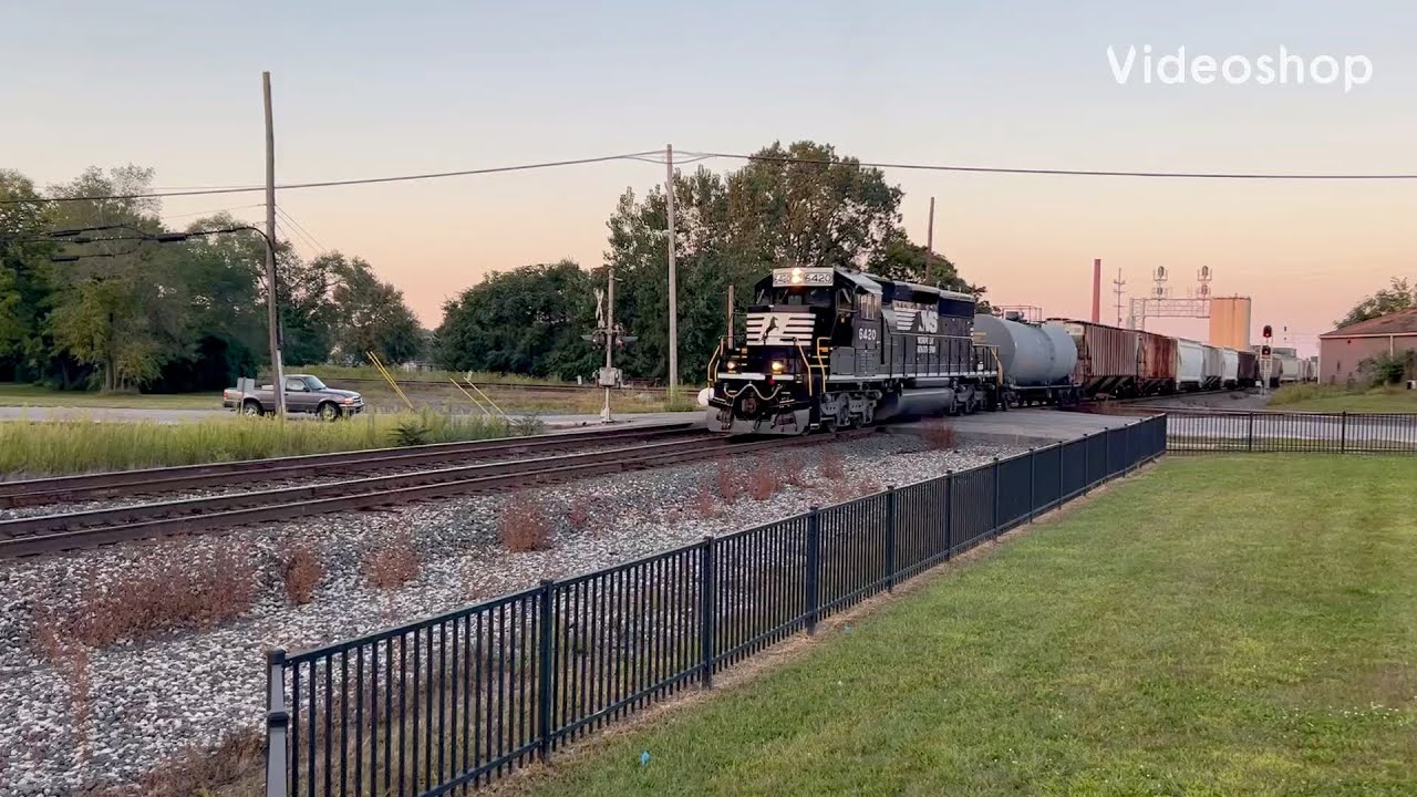 NS 6420 heads toward occupied diamond . Fostoria, OH
