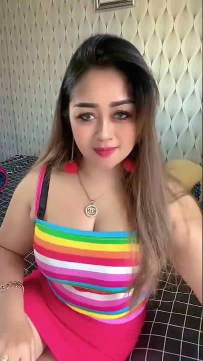 Mbak Sasa goyang dada
