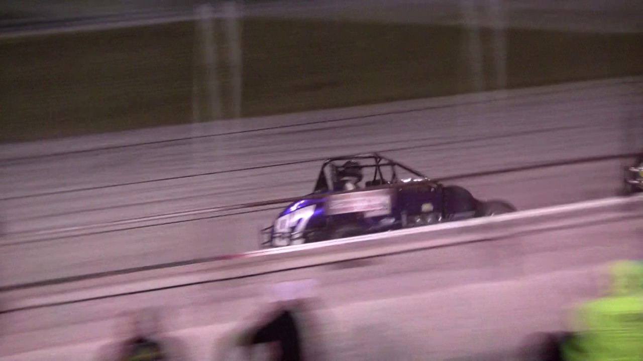 Wingless Sprint Finish Desoto Speedway - YouTube