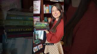 Macmillan Visits Horton's Books & Gifts to Celebrate Spooky Season! by Macmillan Publishers 62 views 6 months ago 1 minute, 1 second