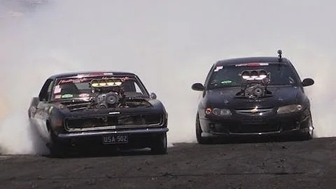 Peter & Deby Gray Burnout Demo on Sunday at Summernats 27