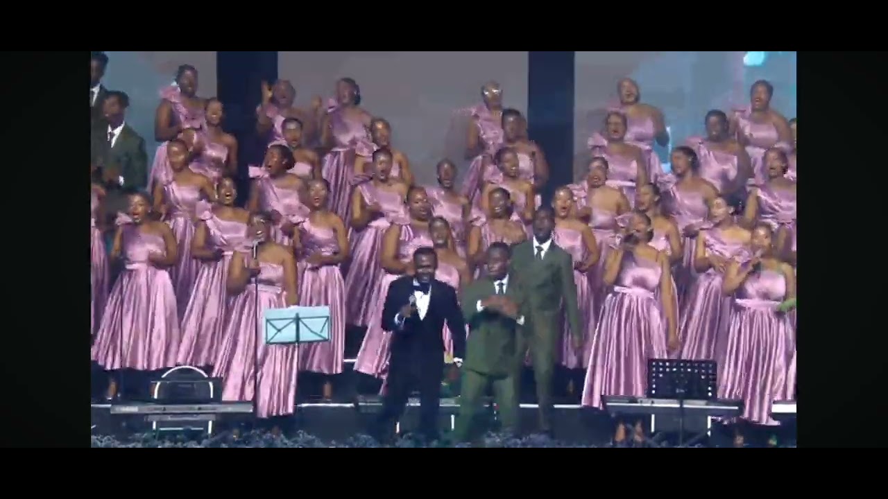 Live 🔴 muri BK arena choir de Kigali iradutaramiye - YouTube