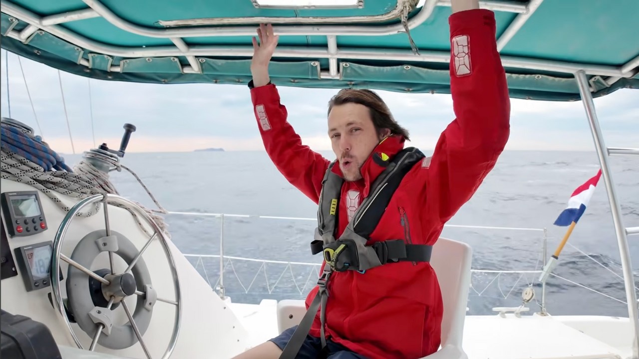 ⁣We go sailing for the first time, but the engines won't start |Ep.10