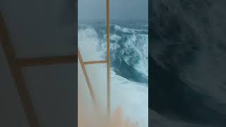 Monster Waves hit Oil Platform