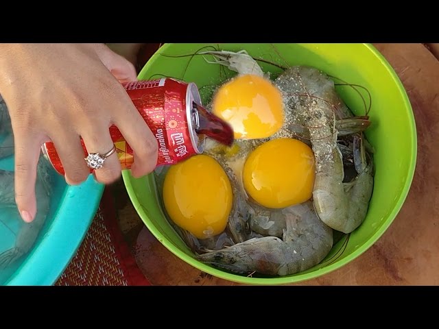 Wow! Beautiful Girl Cooking Shrimp With Coca Cola - How To Cook Shrimp In Cambodia