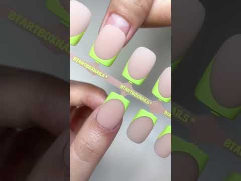 Short or long, this neon French tip works for every nail bed. 💯