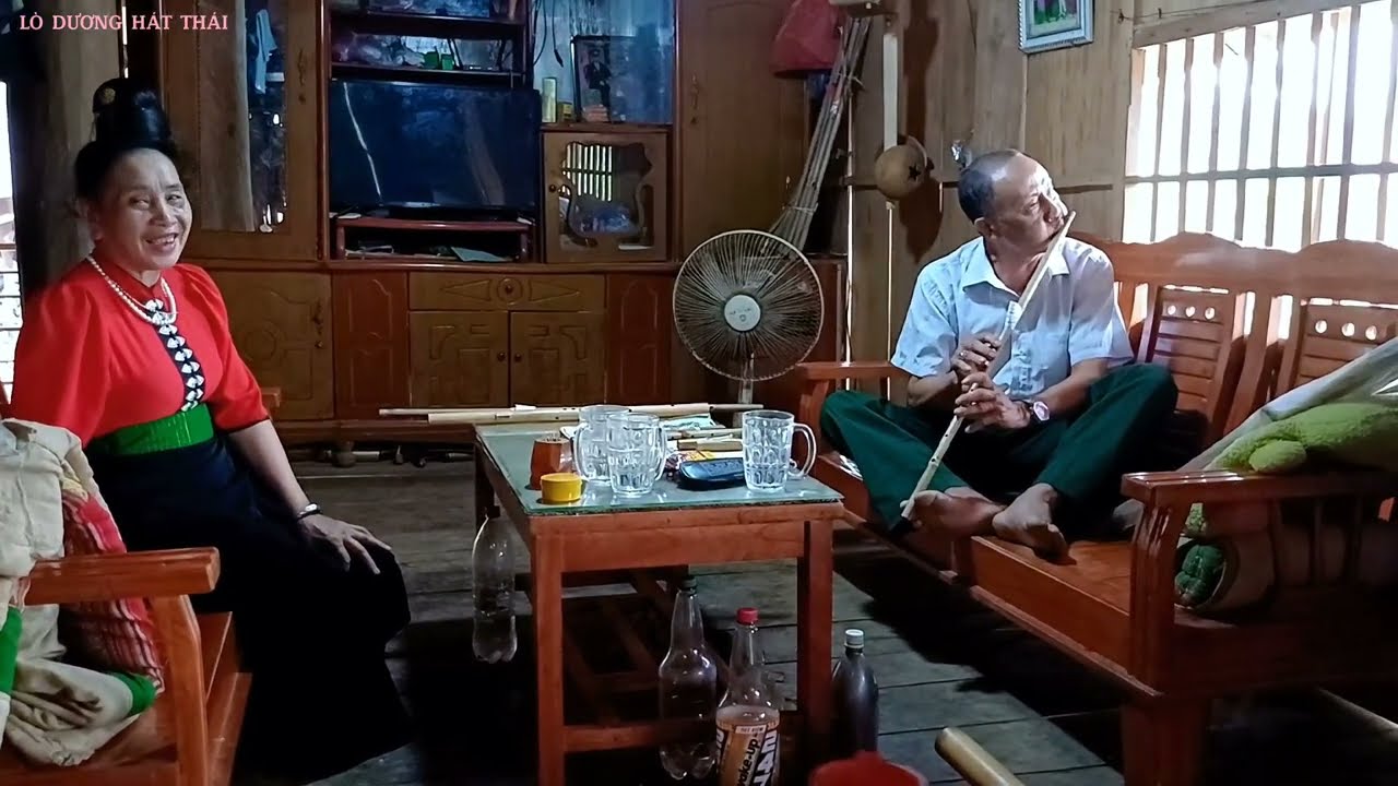 CHỦ KÊNH, LÒ DƯƠNG HÁT THÁI. ĐẾN THĂM NGHỆ NHÂN THỔI SÁO HAY, Ở CHIỀNG BÔM