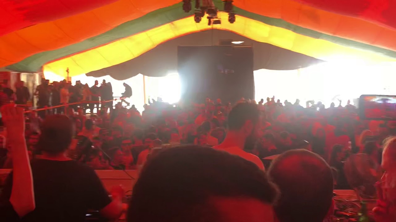 Floog Live @ Sunwaves 25 (Vatos Locos) - YouTube