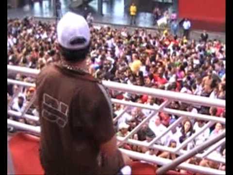 DJ ED CAON PARADA GAY SO PAULO 2009 (LORENA SIMPSON - BRAND NEW DAY) - 04